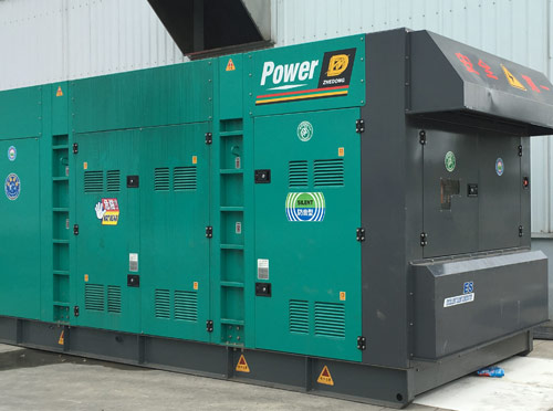 防城升级发电机组的过程中需要注意哪些安全事项？