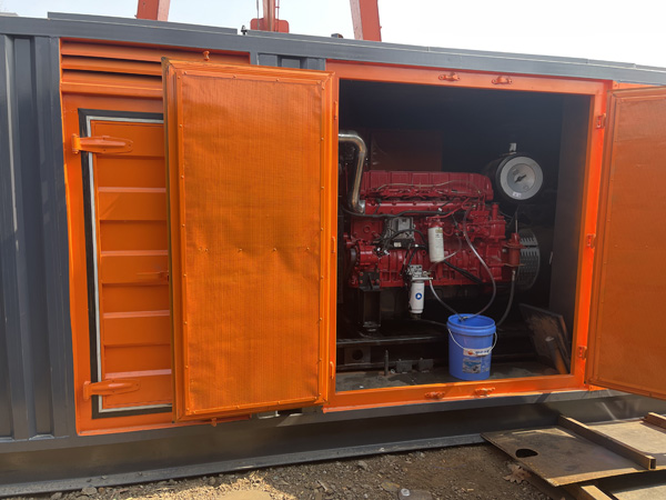 防城柴油发电机组在高温环境下运行时需要注意哪些问题？